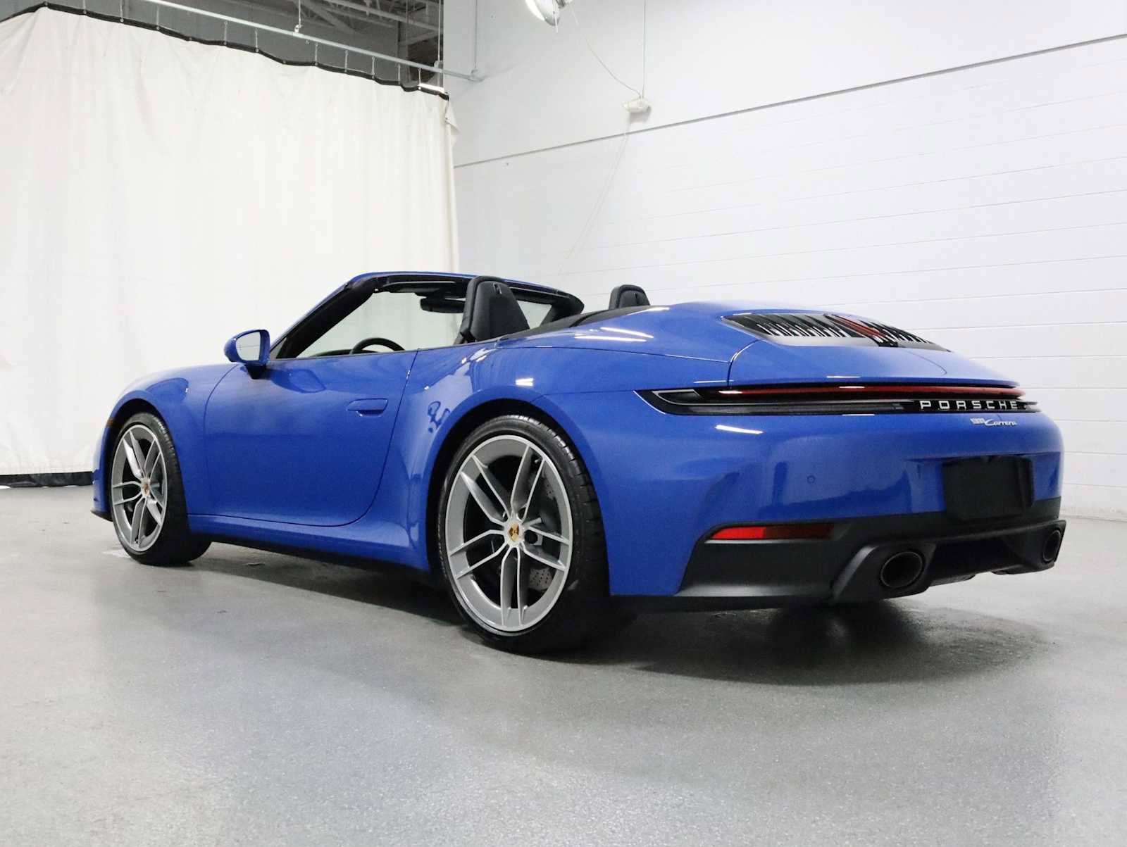 Certified 2025 Porsche 911 Carrera RWD image 3