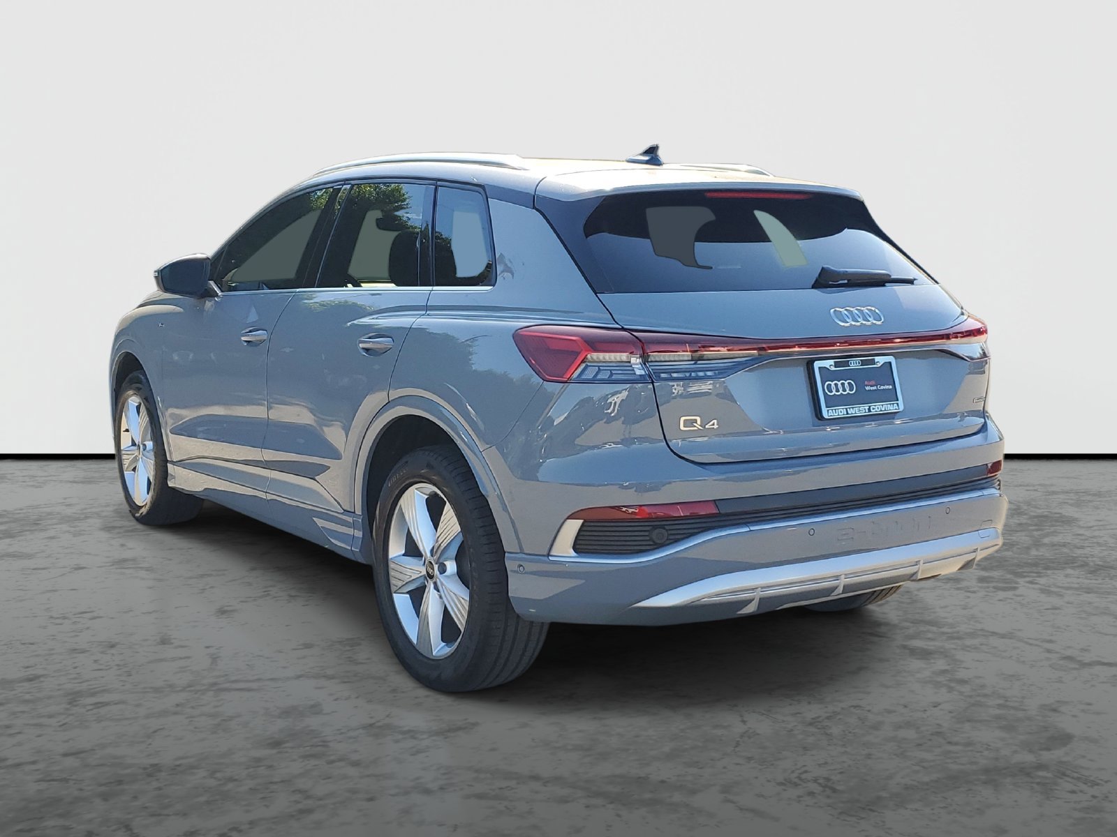 Used 2023 Audi Q4 e-tron Prestige AWD/4WD image 3