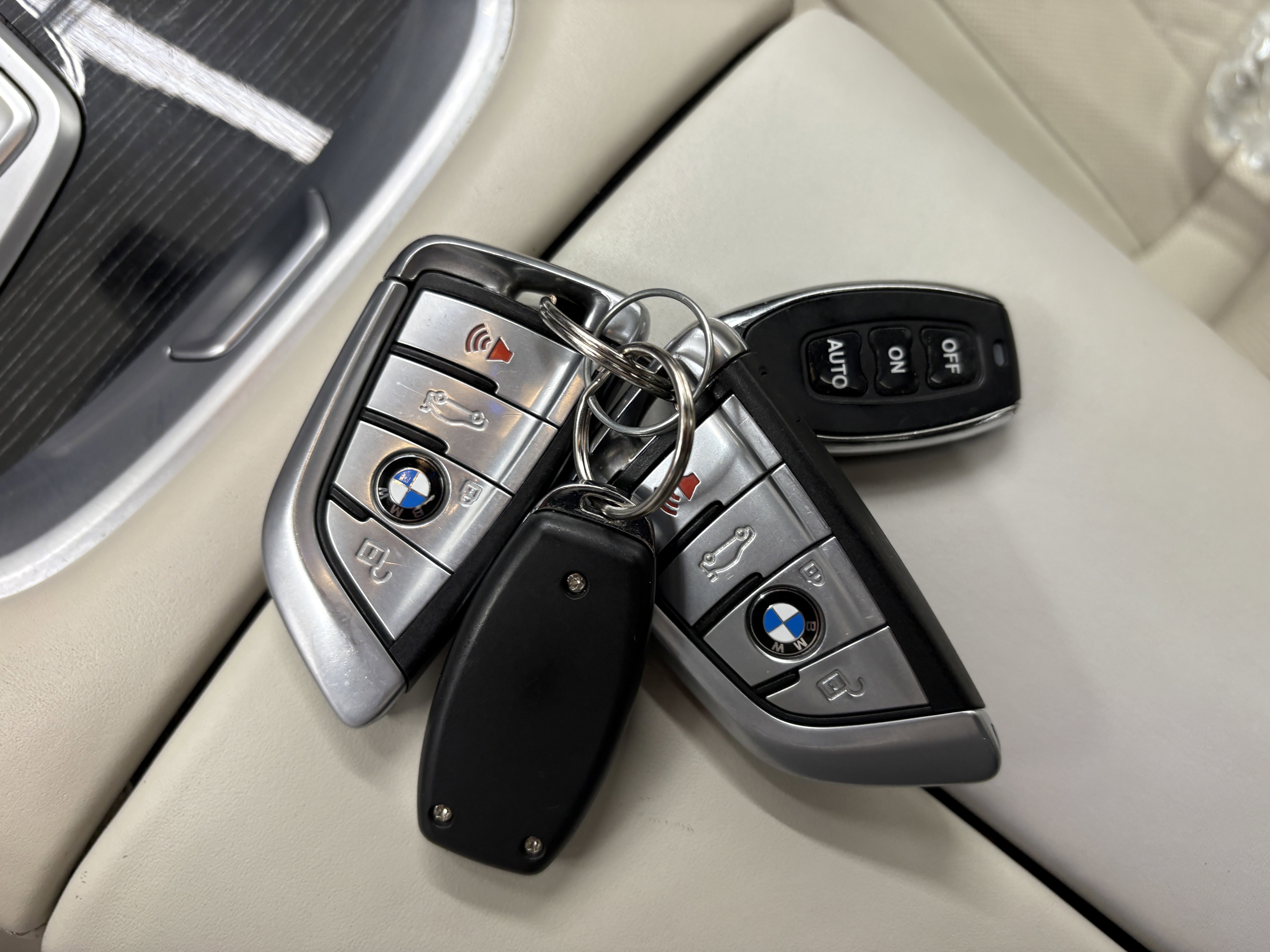 Used 2017 BMW 750i xDrive image 26