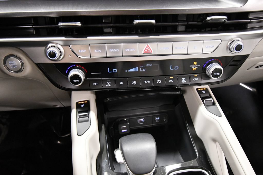 Certified 2024 Kia Telluride S w/ S Sunroof Package AWD/4WD image 27