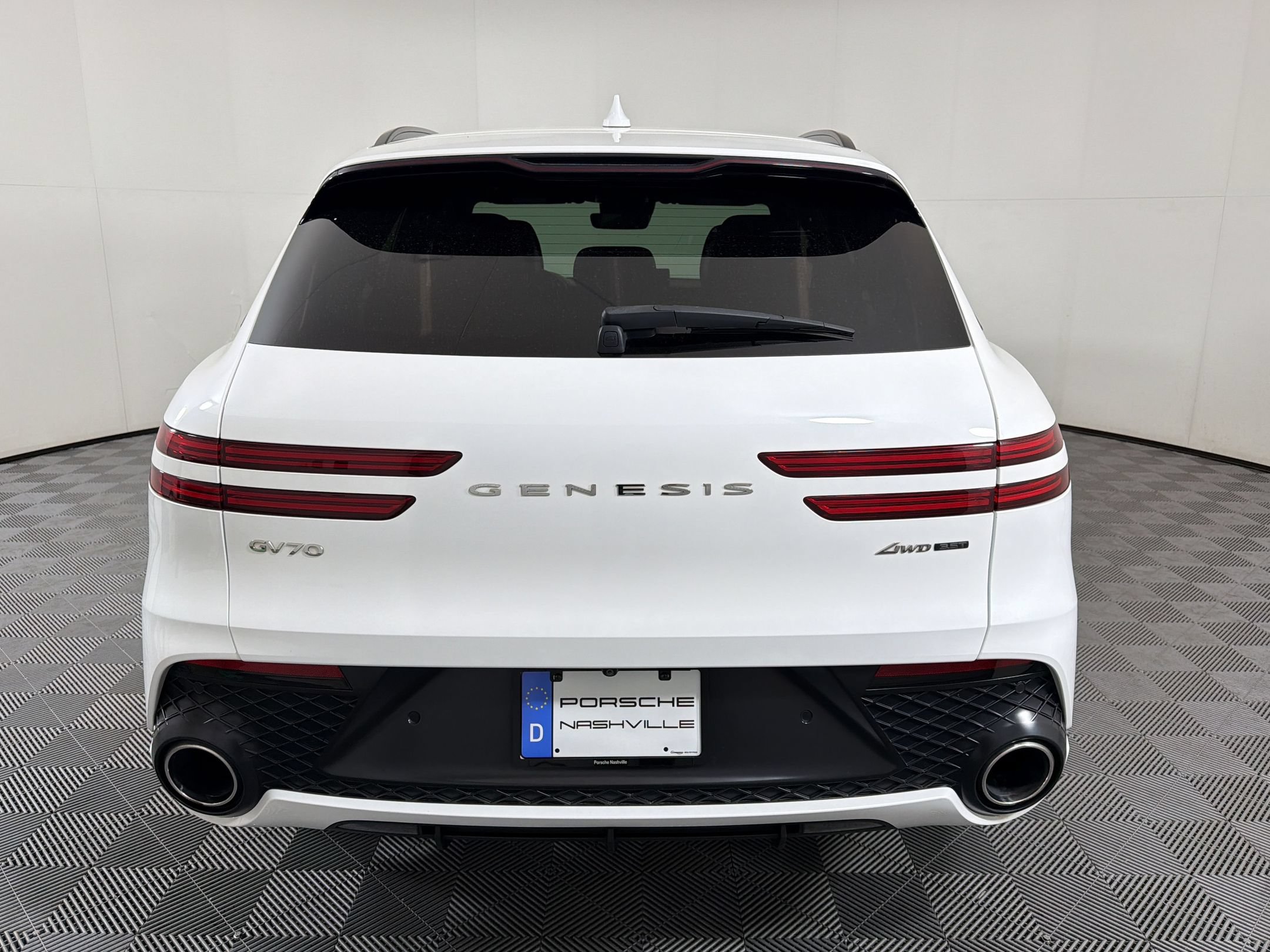 Used 2022 Genesis GV70 3.5T Sport w/ Sport Prestige Package AWD/4WD image 11