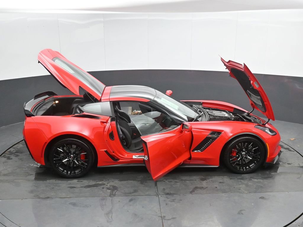 Used 2015 Chevrolet Corvette Z06 w/ 3LZ Preferred Equipment Group image 45