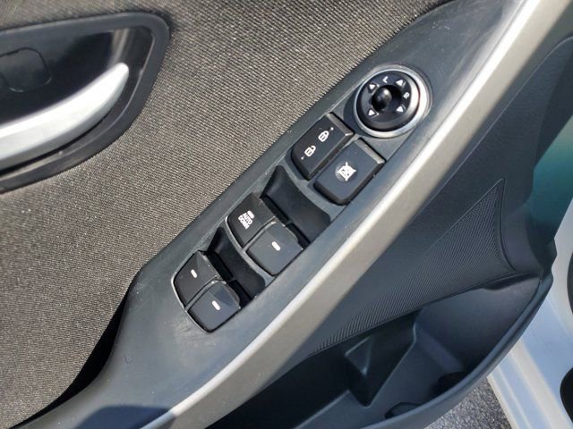 Used 2017 Hyundai Elantra GT image 14