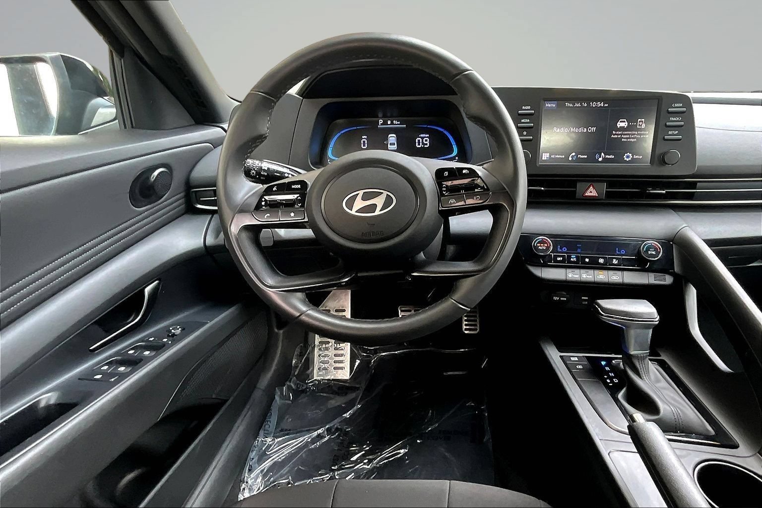 Used 2025 Hyundai Elantra Sport FWD image 8