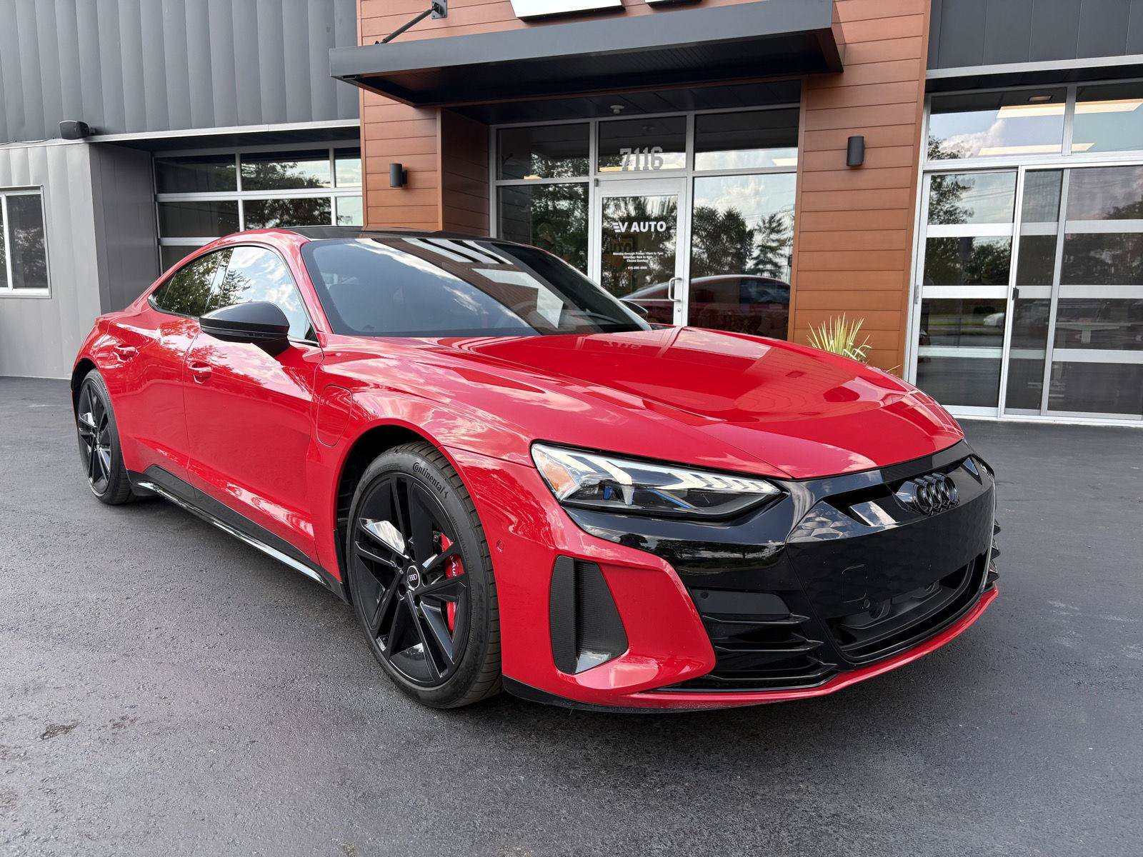 Used 2022 Audi RS e-tron GT w/ Year 1 Package AWD/4WD image 2