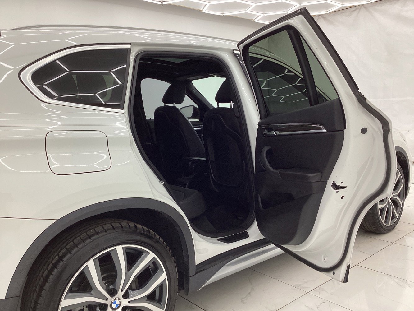 Used 2018 BMW X1 sDrive28i w/ Convenience Package image 23