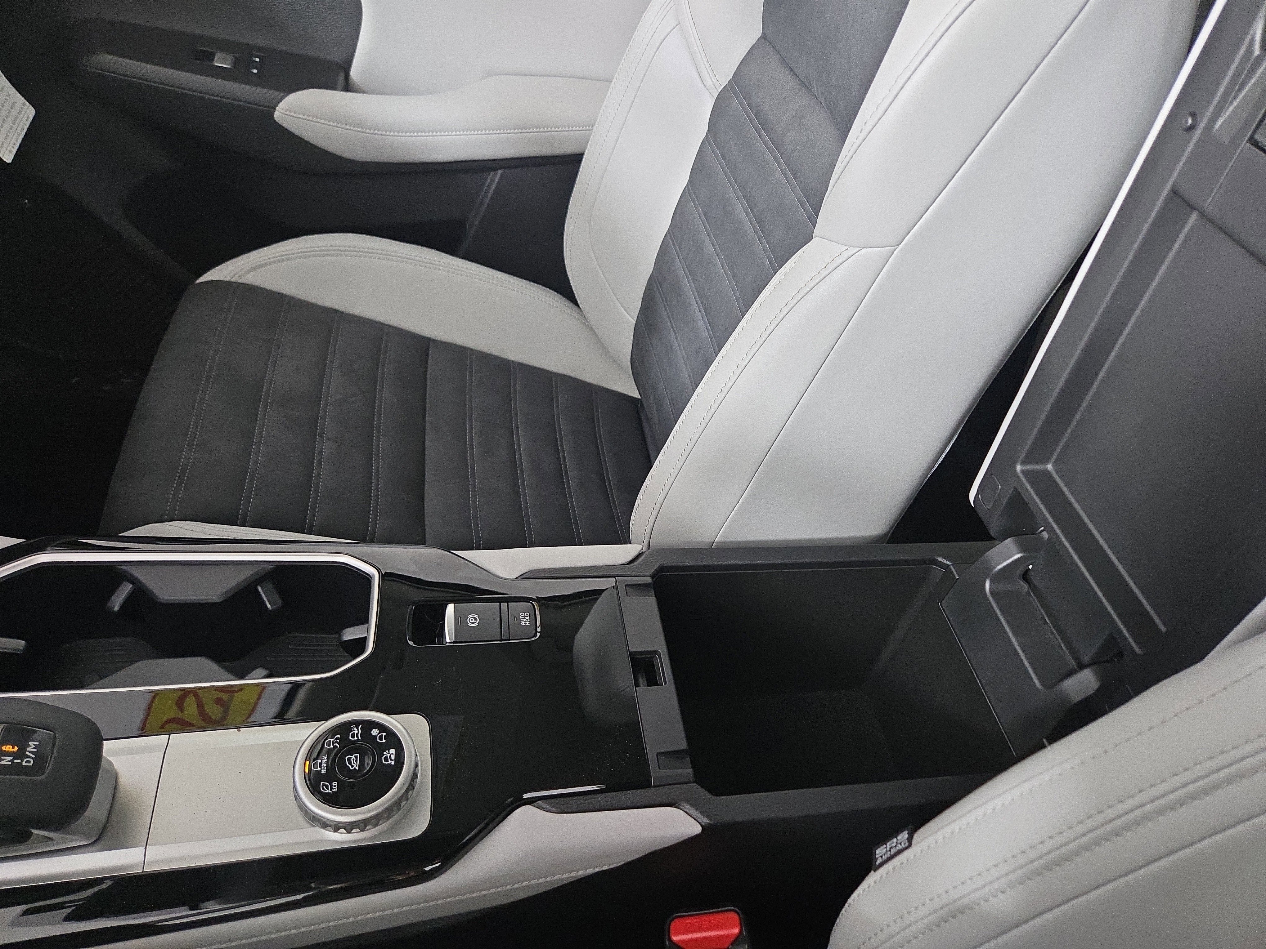 New 2026 Mitsubishi Outlander SE image 30