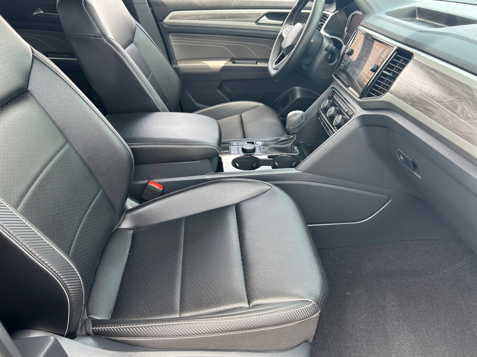 Certified 2022 Volkswagen Atlas Cross Sport SE AWD/4WD image 18