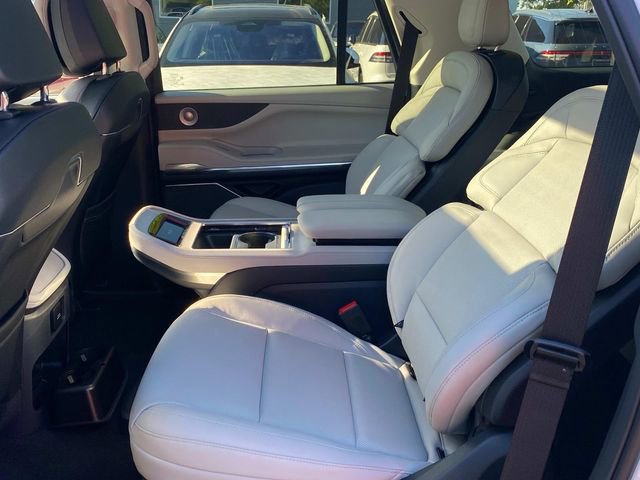 New 2025 Lincoln Navigator Reserve image 7