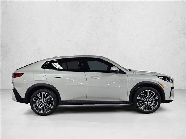 Used 2026 BMW X2 xDrive28i w/ Technology Package AWD/4WD image 4