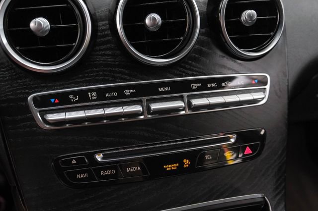 Used 2019 Mercedes-Benz GLC 300 w/ Premium Package image 24