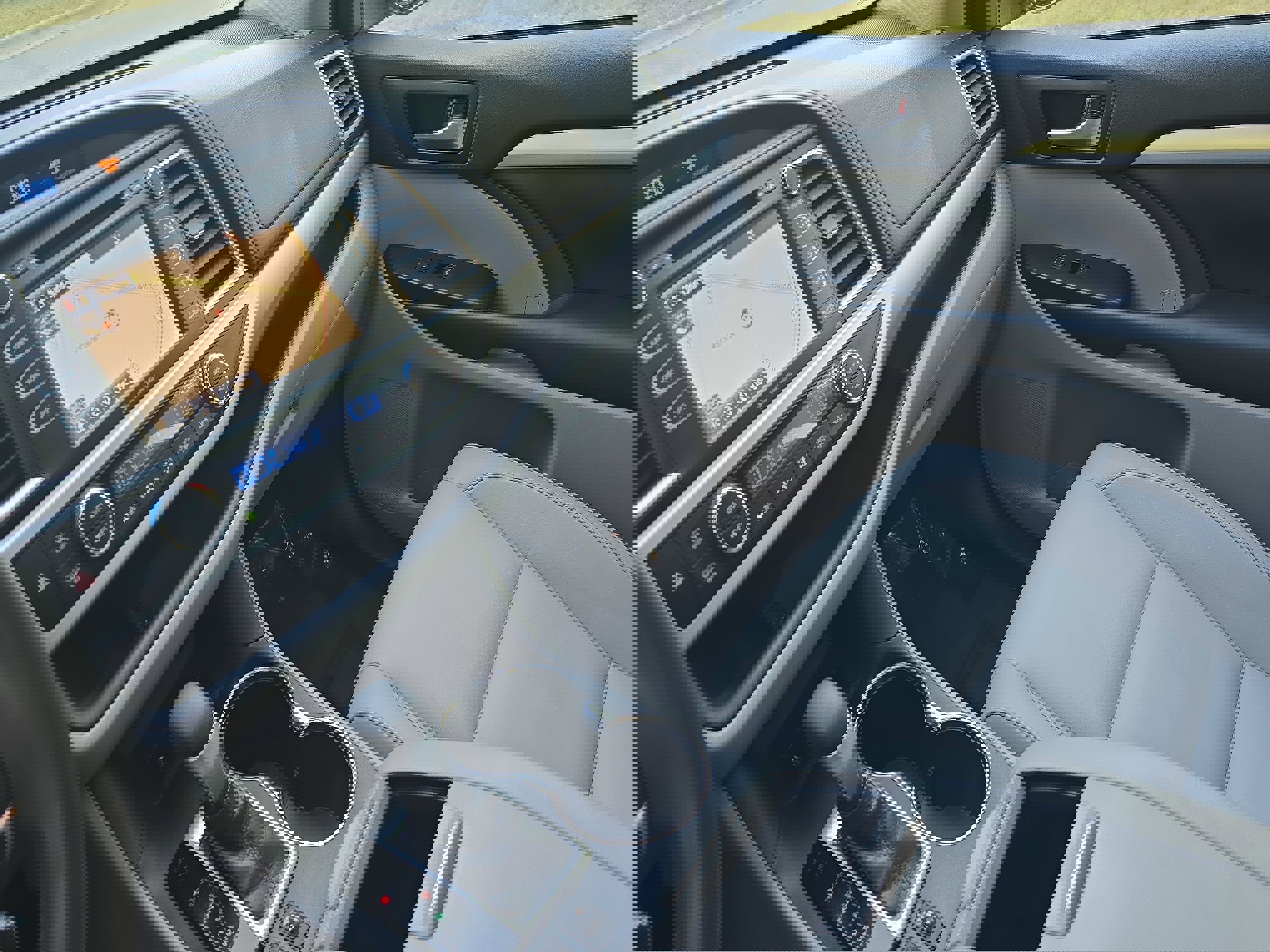 Used 2019 Toyota Highlander XLE FWD image 24