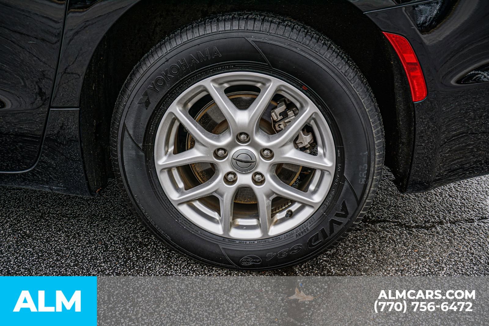 Used 2024 Chrysler Pacifica Touring-L image 16