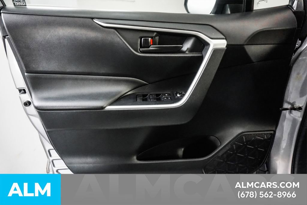 Used 2020 Toyota RAV4 LE FWD image 44