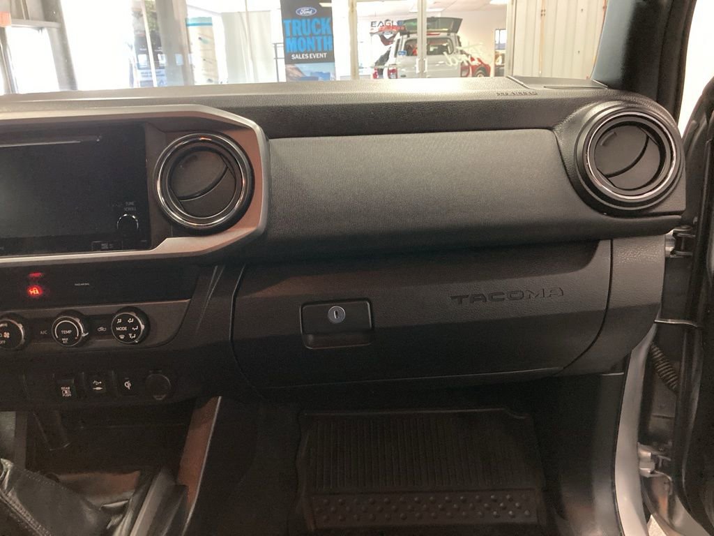 Used 2019 Toyota Tacoma TRD Off-Road AWD/4WD image 38