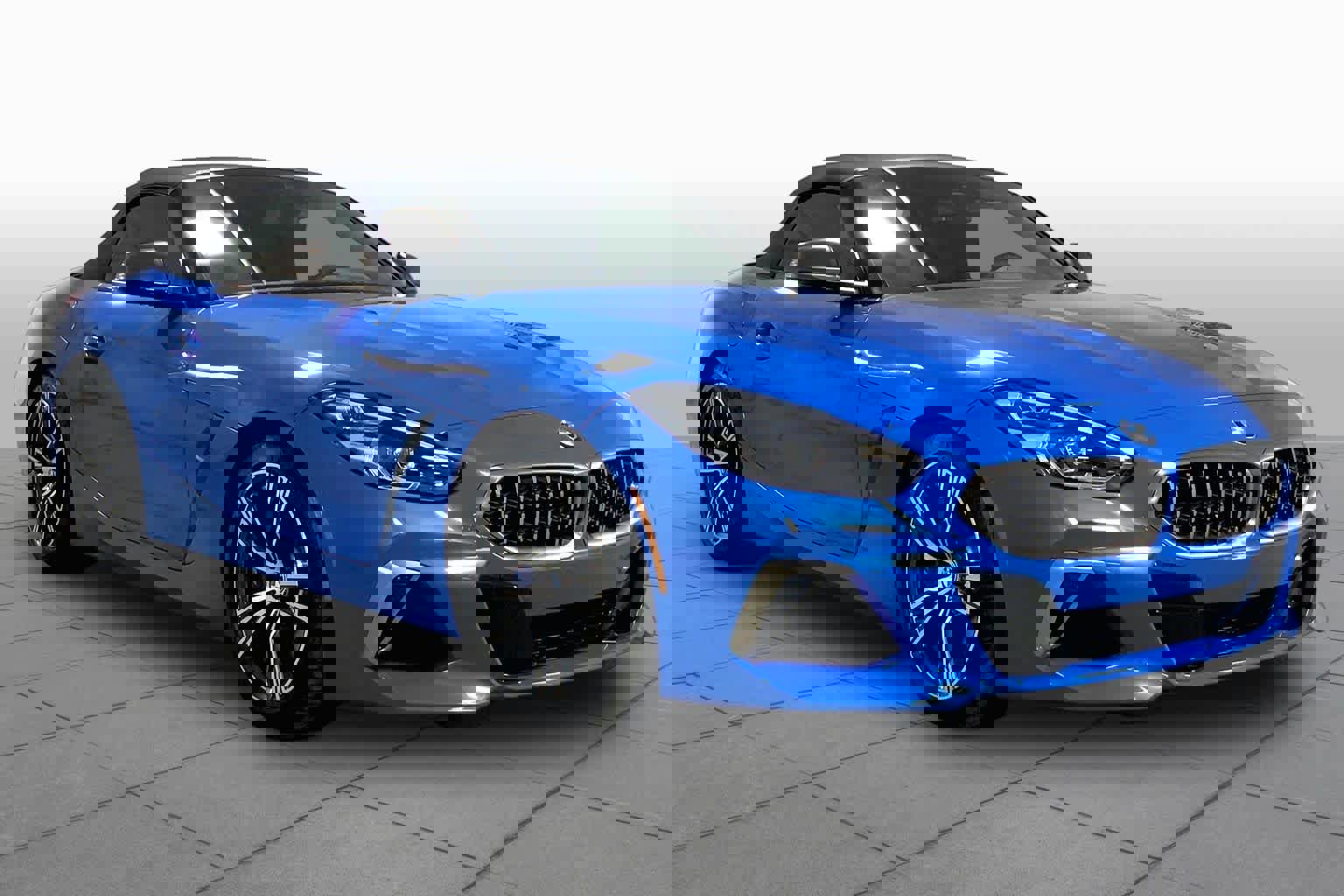 Used 2020 BMW Z4 M40i w/ Premium Package image 2