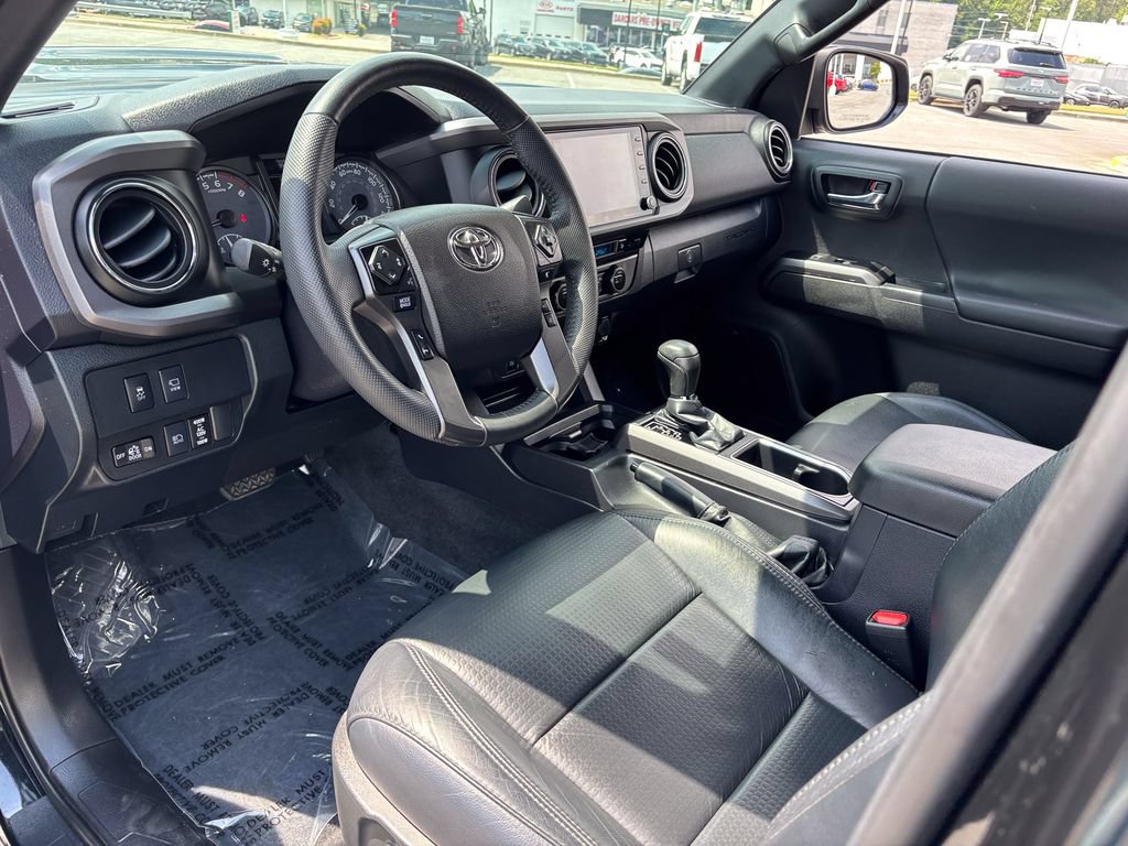 Used 2021 Toyota Tacoma TRD Sport w/ TRD Premium Sport Package AWD/4WD image 22