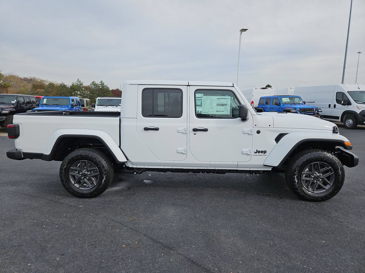 New 2026 Jeep Gladiator Sport AWD/4WD image 9