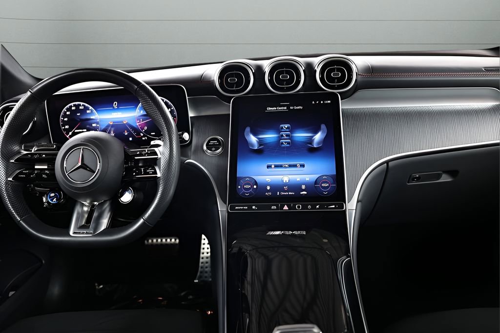 Used 2025 Mercedes-Benz GLC 43 AMG 4MATIC image 38