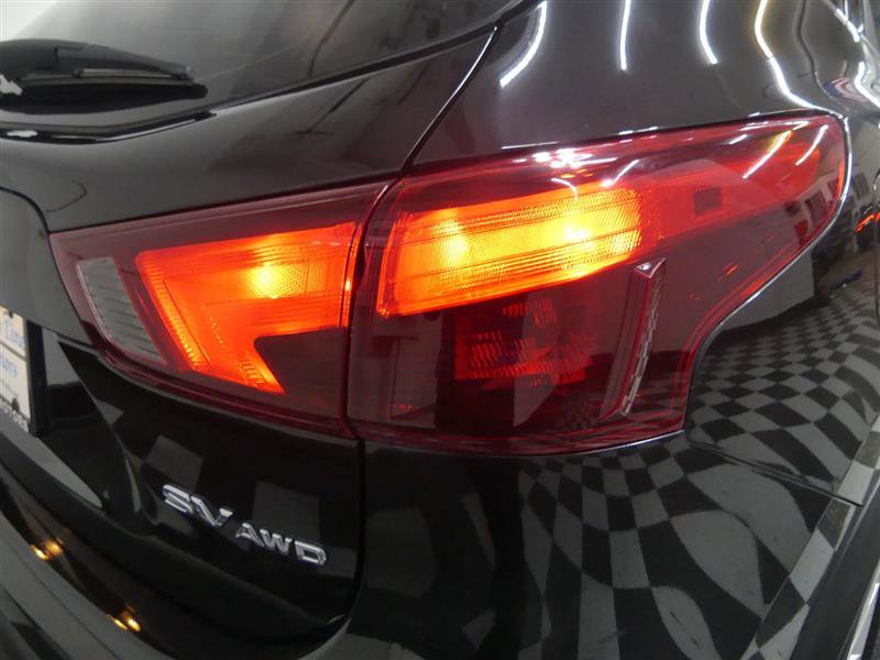 Used 2019 Nissan Rogue Sport SV image 16