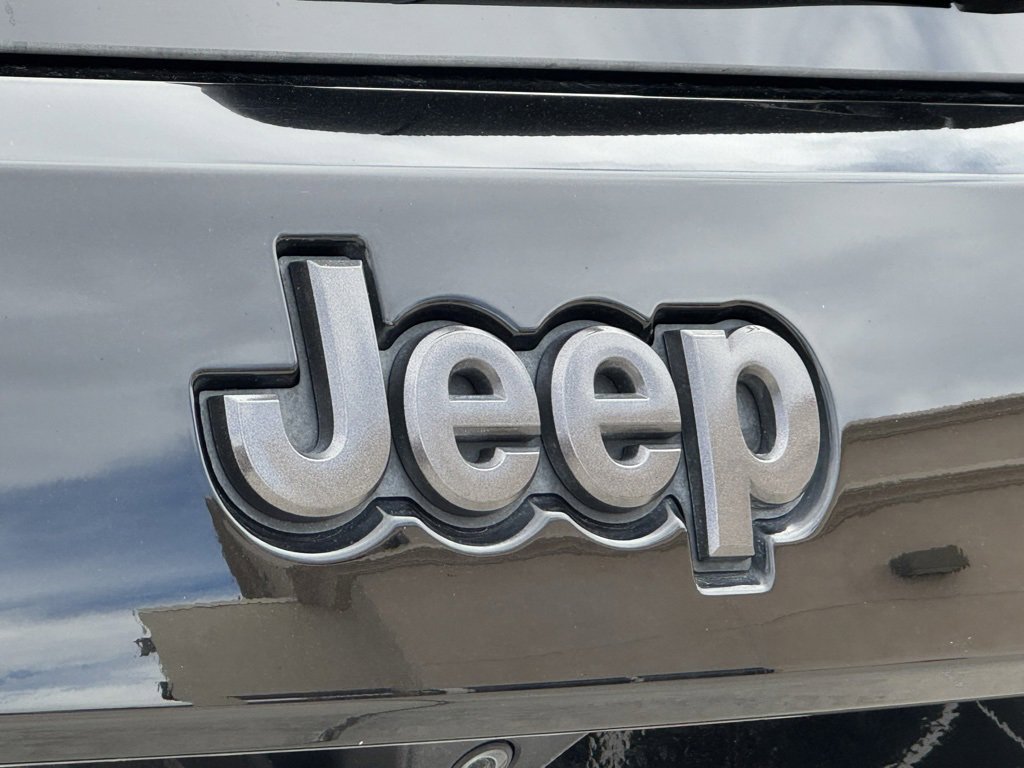 Used 2020 Jeep Grand Cherokee Limited X image 13