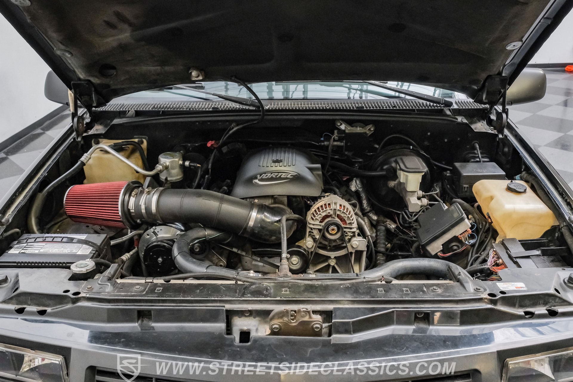 Used 1995 Chevrolet Tahoe 4WD 2-Door image 36