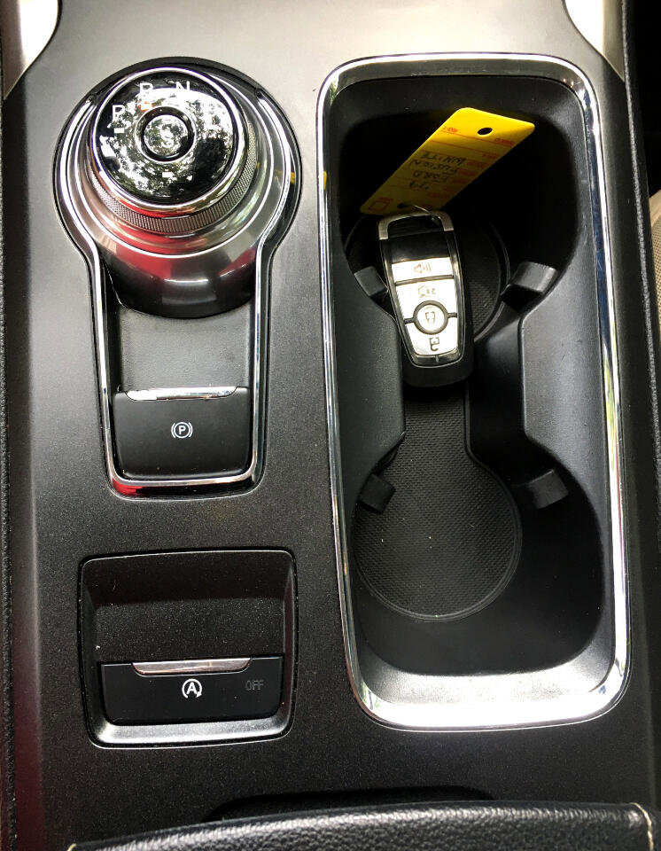 Used 2019 Ford Fusion SE image 29