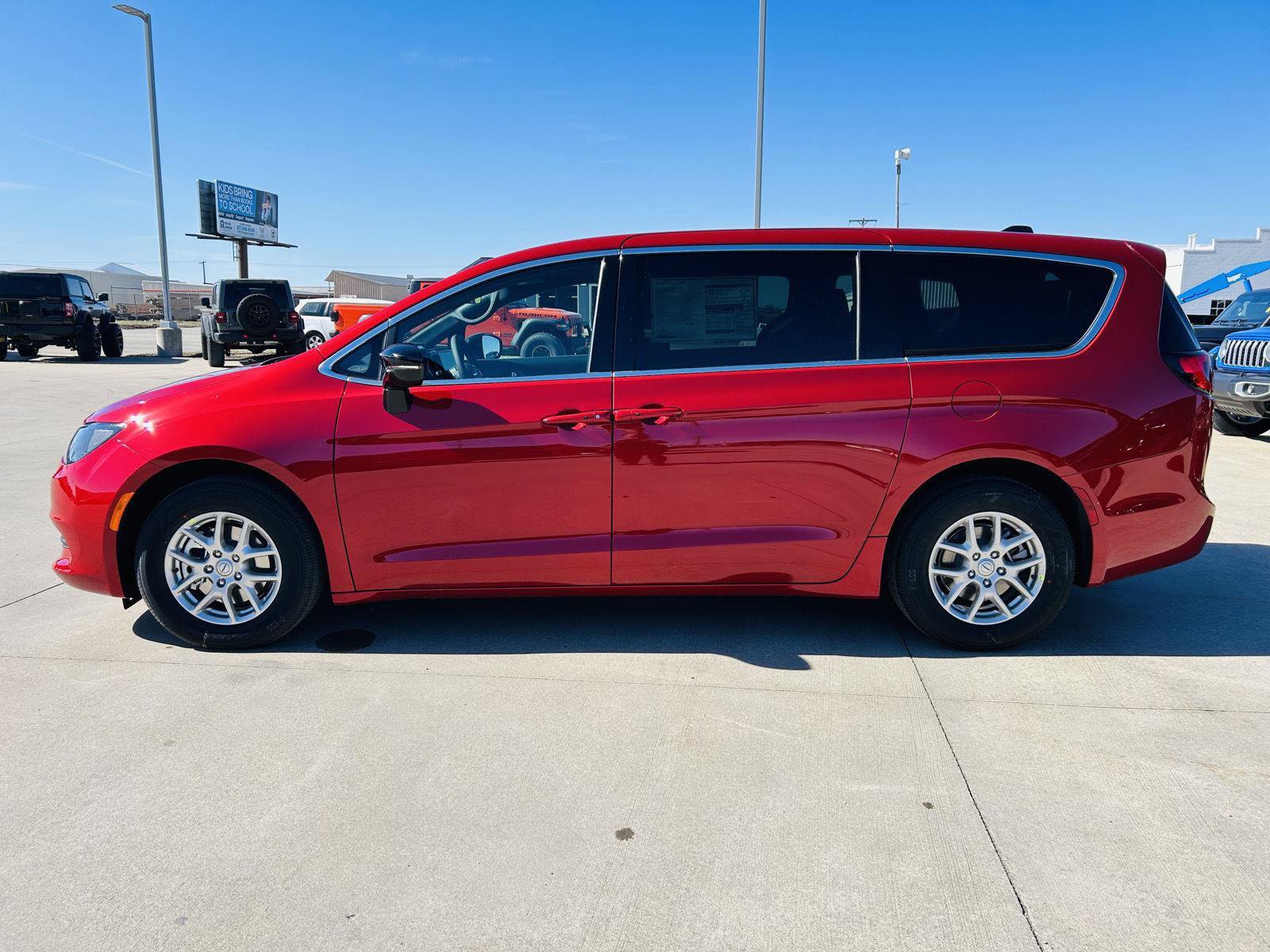 New 2026 Chrysler Voyager LX FWD image 36