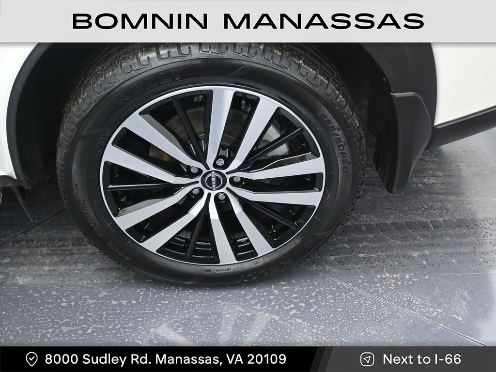 Used 2024 Nissan Pathfinder Platinum image 19