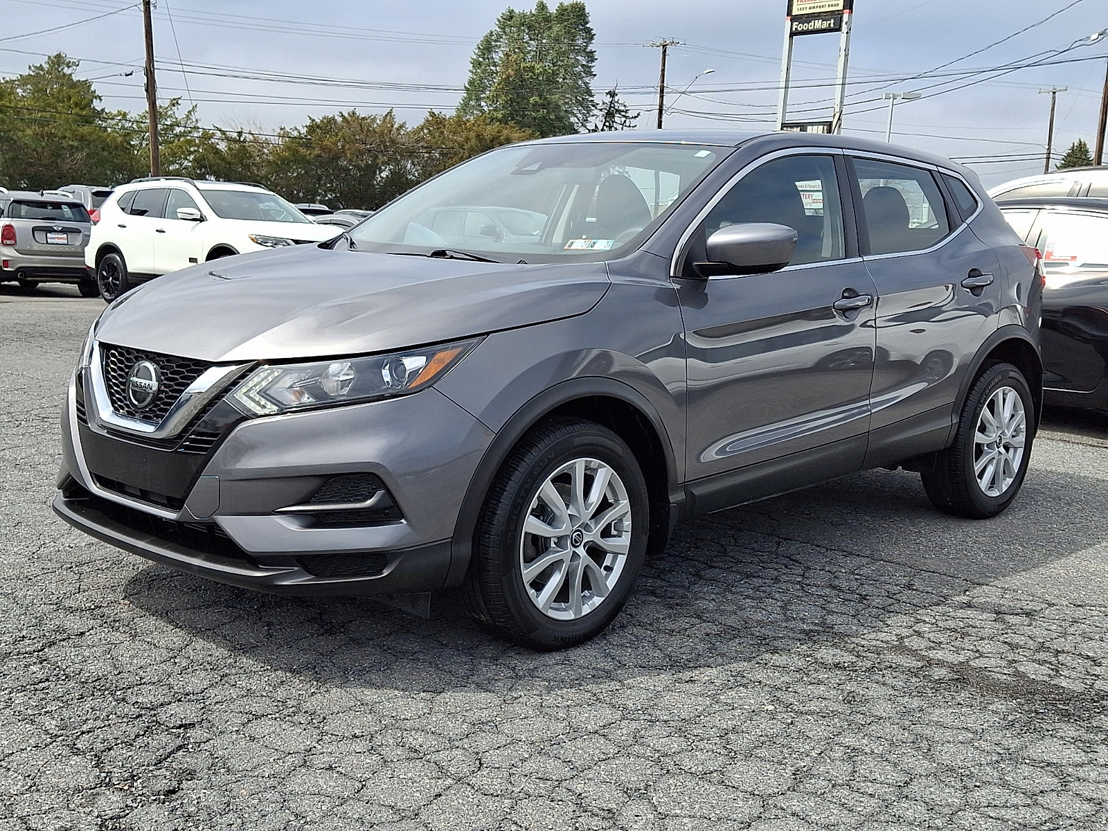 Used 2020 Nissan Rogue Sport S w/ Appearance Package image 3