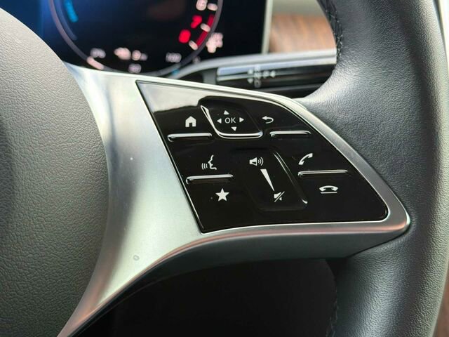 Used 2025 Mercedes-Benz GLC 350e 4MATIC image 31