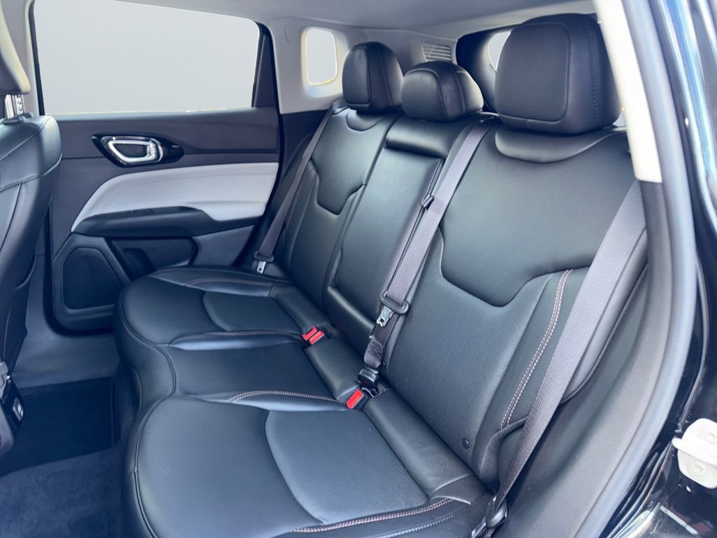 Used 2022 Jeep Compass Limited image 13