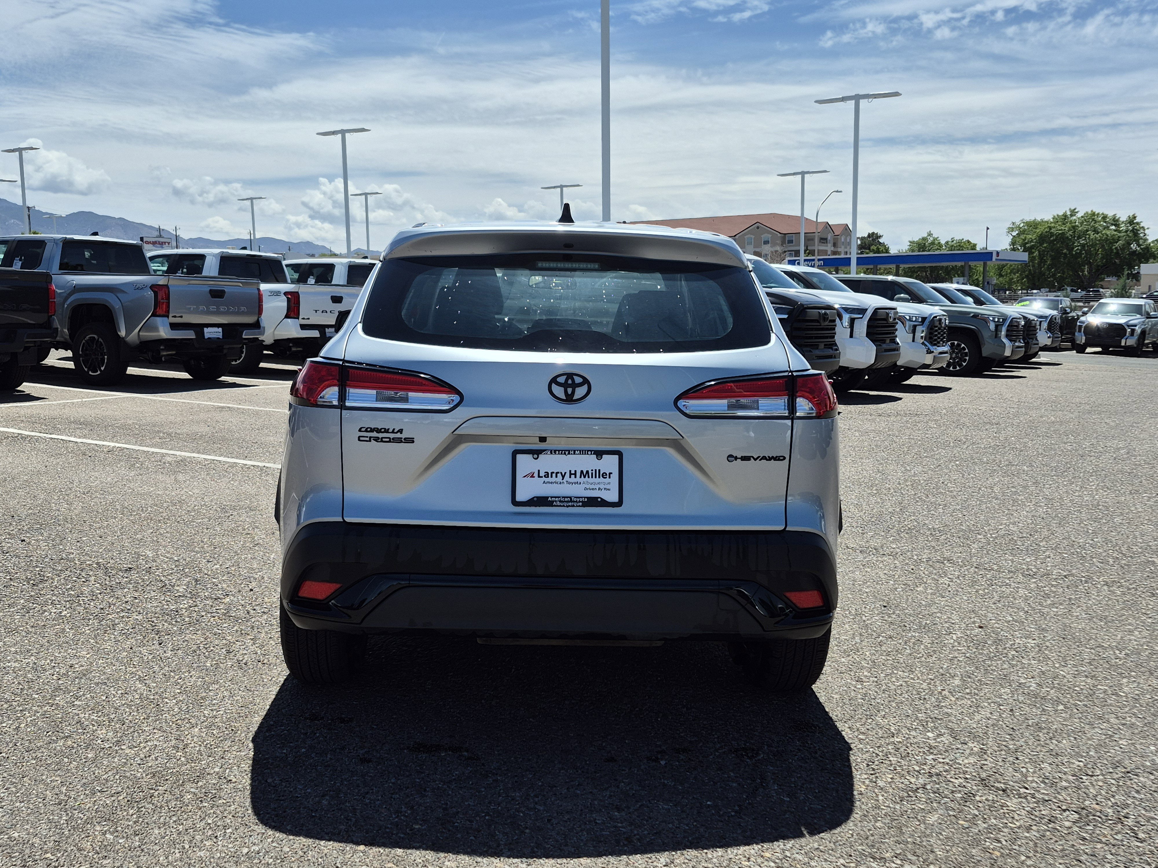 Used 2025 Toyota Corolla Cross AWD Hybrid image 4
