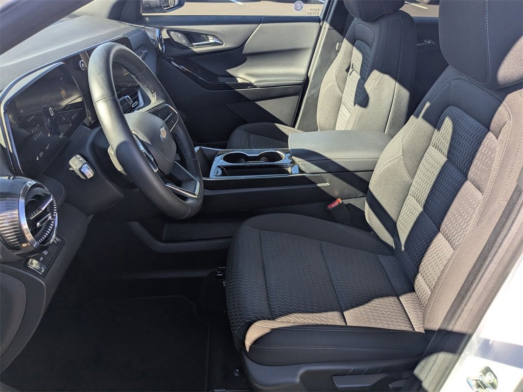 Used 2025 Chevrolet Equinox LT image 17