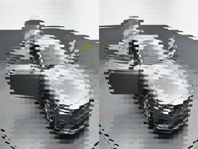 Used 2024 Ford Mustang Premium image 32