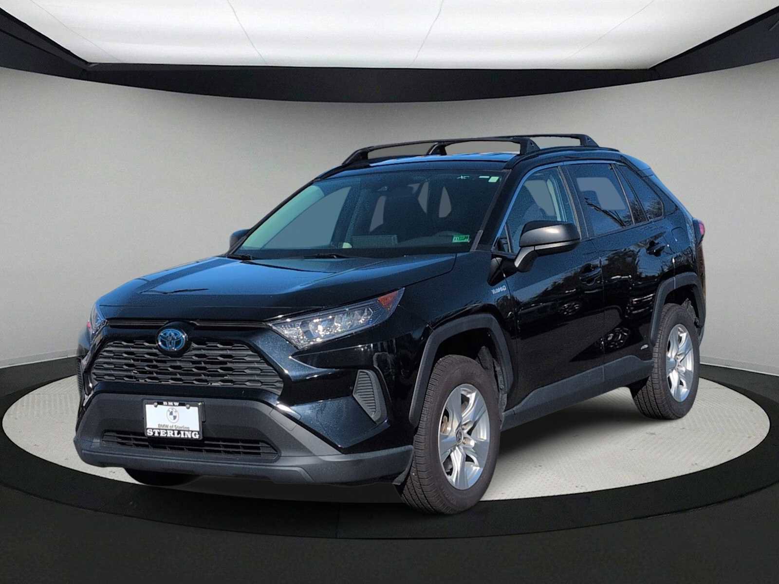 Used 2021 Toyota RAV4 LE image 4