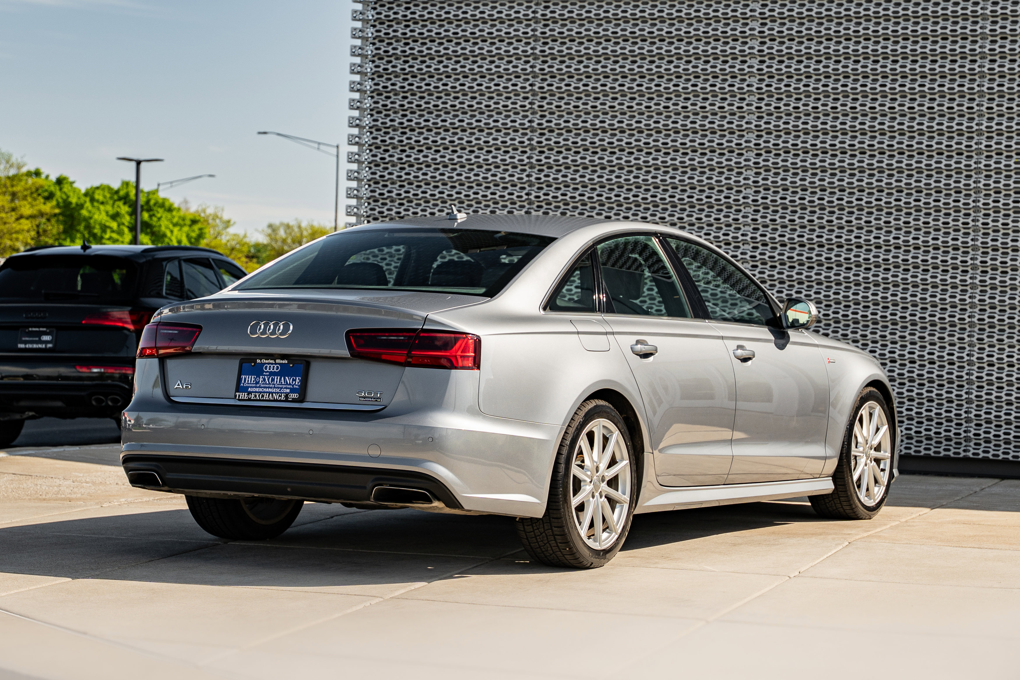 Used 2017 Audi A6 3.0T Premium Plus w/ 19" Sport Package AWD/4WD image 4