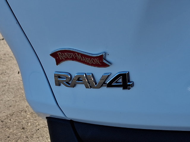 Used 2024 Toyota RAV4 LE FWD image 31