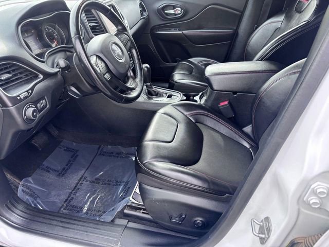 Used 2020 Jeep Cherokee Trailhawk w/ Cold Weather Group image 10