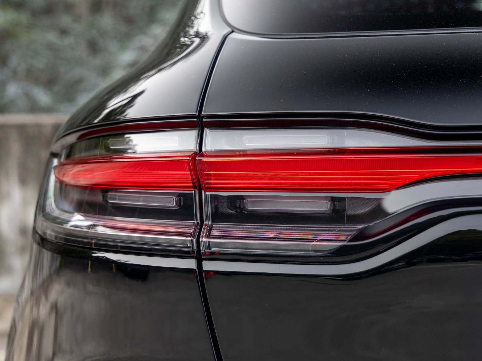 Certified 2025 Porsche Macan image 18