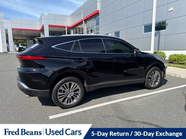Used 2024 Toyota Venza XLE AWD/4WD image 7