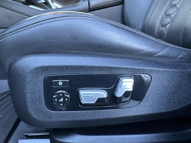 Used 2022 BMW X6 M Base w/ Executive Package image 19
