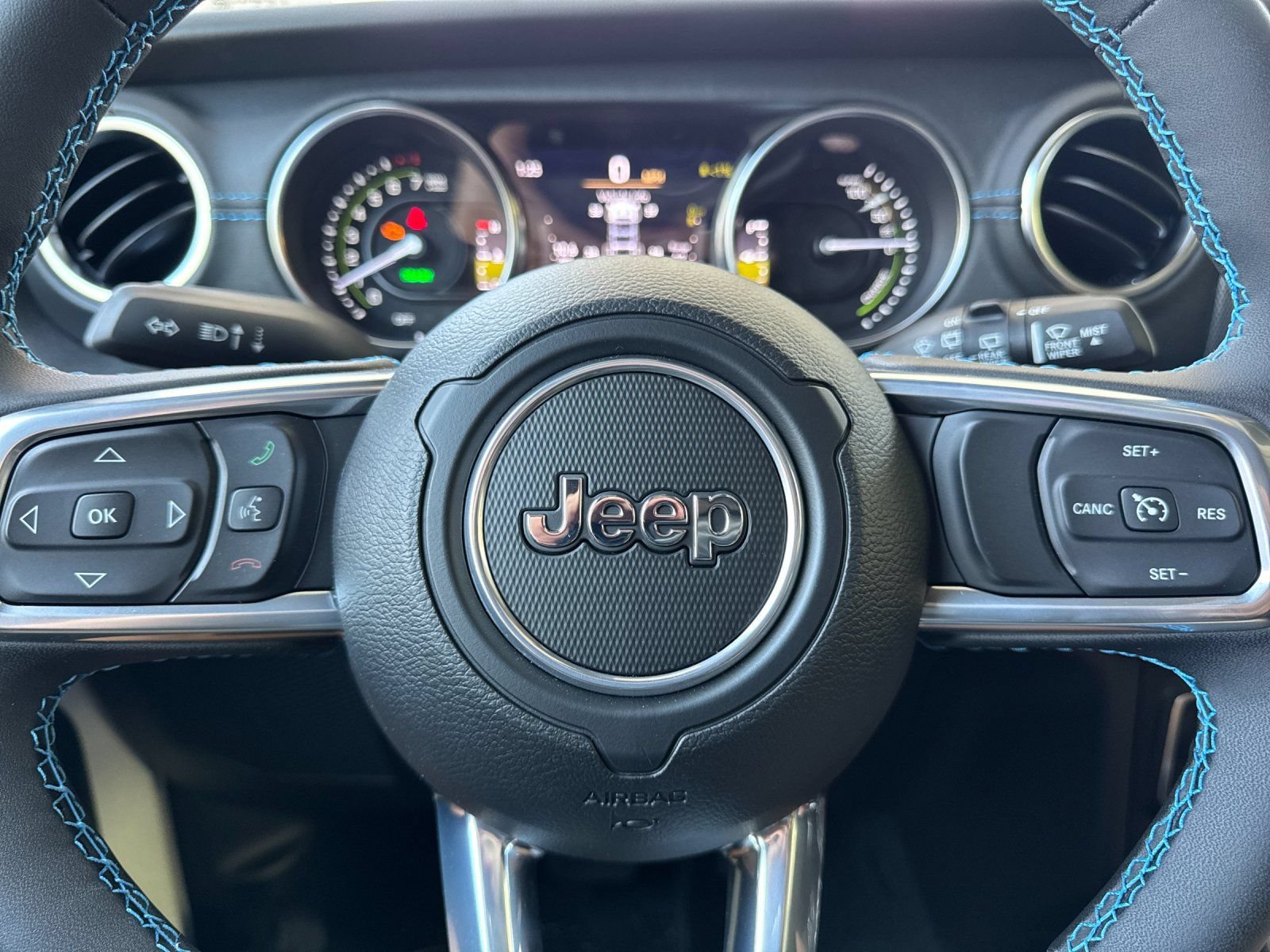 New 2023 Jeep Wrangler Unlimited Rubicon 4xe w/ Cold Weather Group AWD/4WD image 24