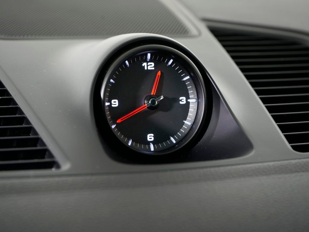 Certified 2022 Porsche Cayenne Platinum Edition image 25