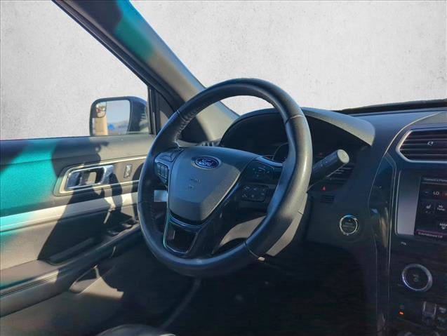 Used 2016 Ford Explorer XLT w/ Equipment Group 202A image 24