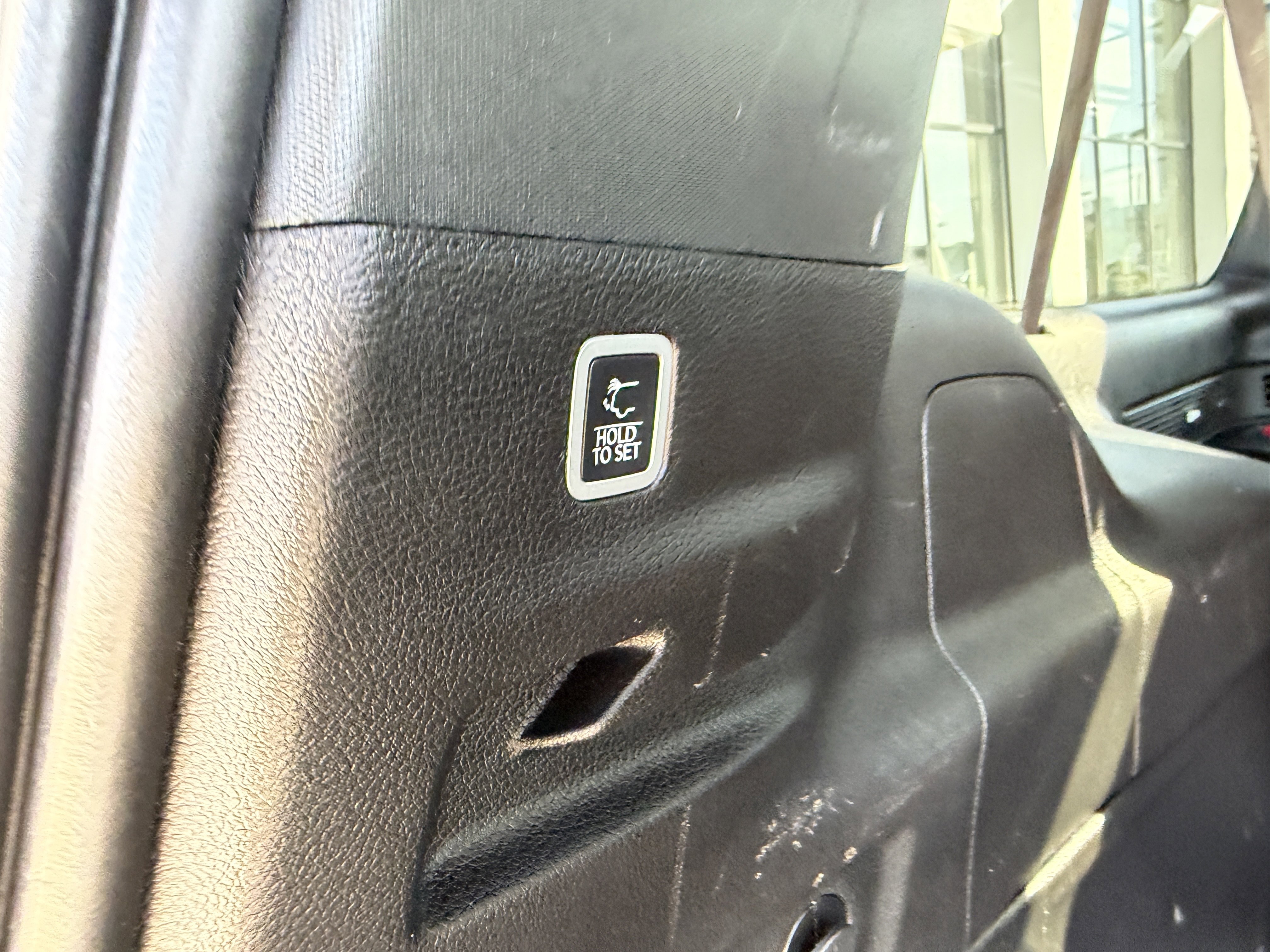 Used 2024 Jeep Wagoneer L Series III w/ Premium Group I image 11