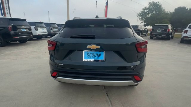 Used 2025 Chevrolet Trax LT FWD image 7