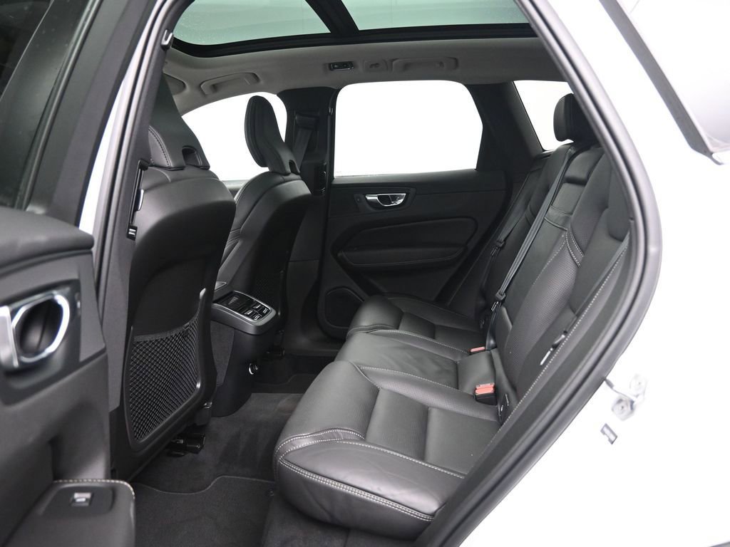 Used 2020 Volvo XC60 T6 Inscription w/ Protection Package Premier image 31