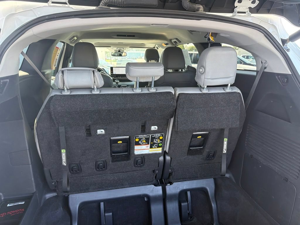 Certified 2025 Toyota Sienna XLE AWD/4WD image 12