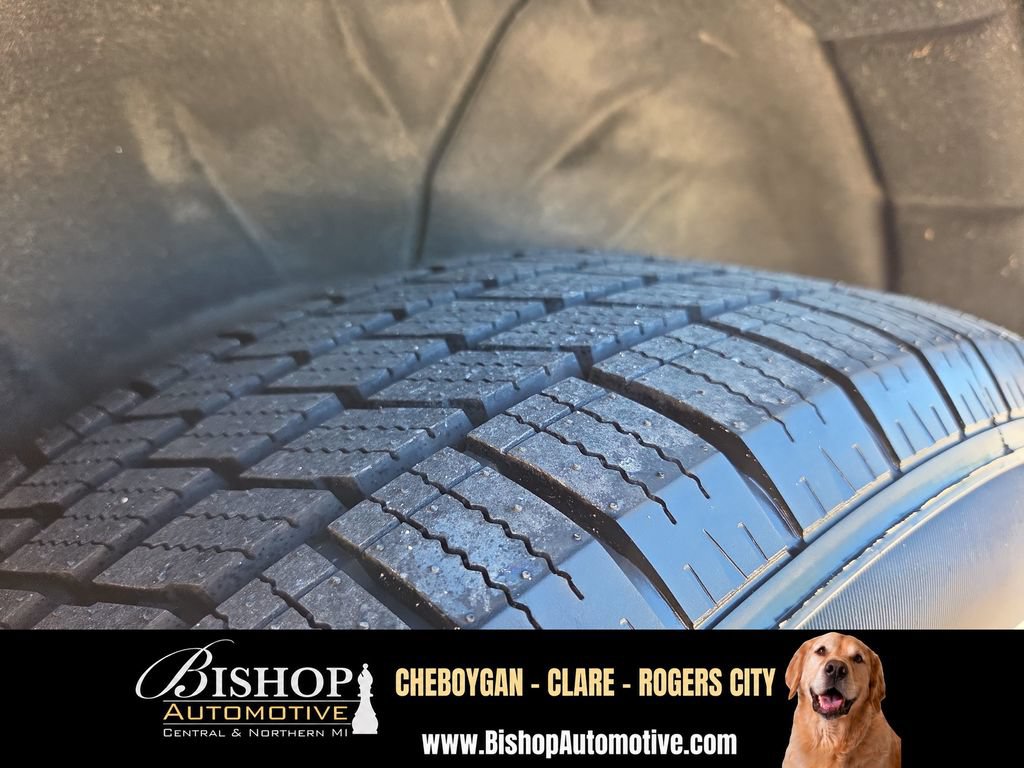 Used 2024 Buick Envision Preferred AWD/4WD image 25